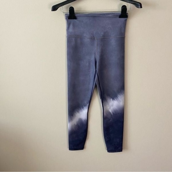 Athleta elation watercolor 7/8 tight leggings - Picture 2 of 4